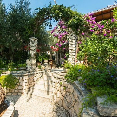 Apartments Picolo Paradiso Miljenko Debelic Barbat na Rabu Exterior photo